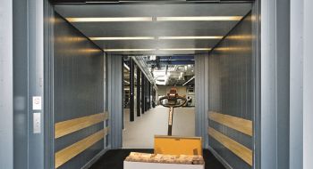 Грузовой лифт подъемник